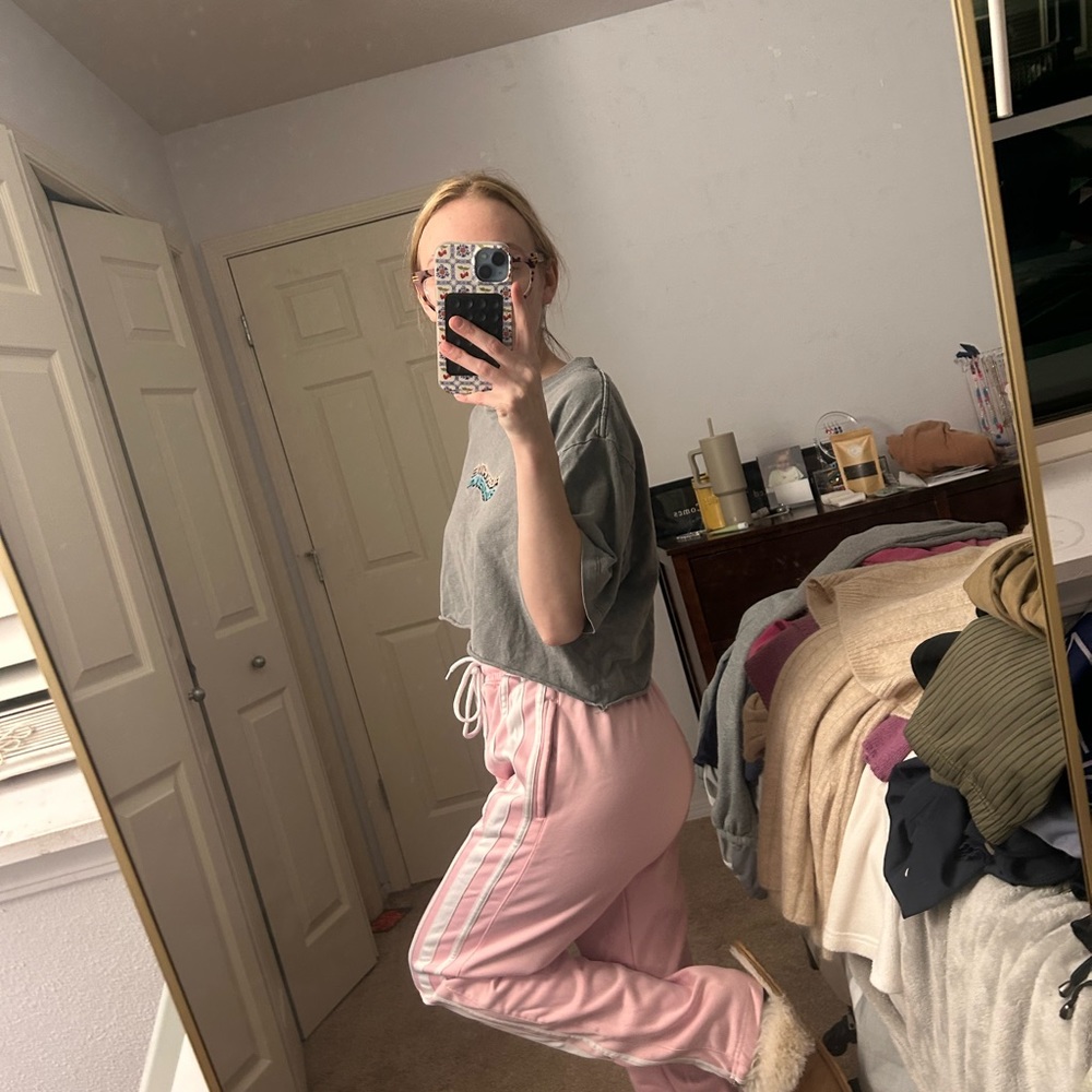 PRETTY LITTLE THING SWEATS - Picture 4 of 5